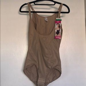 NEW Flexees bodybriefer shapewear